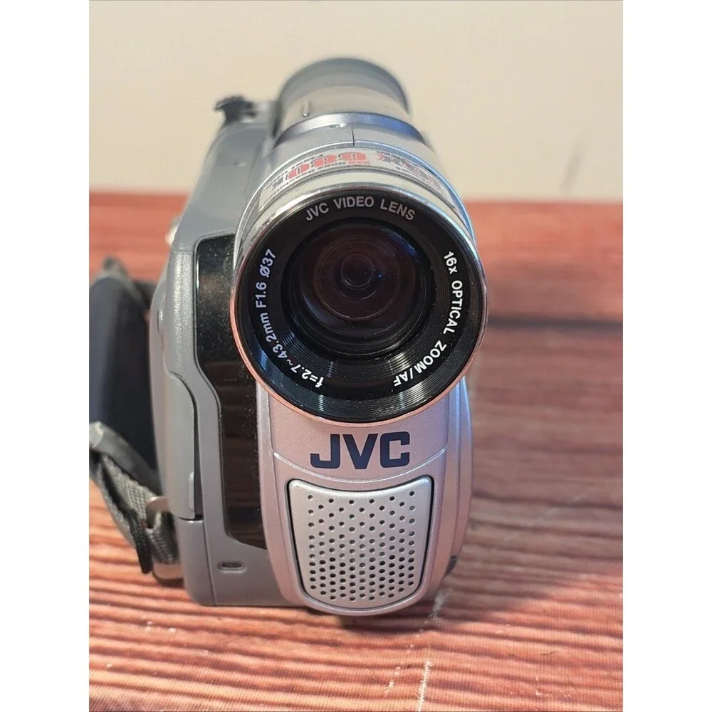 JVC GR-D70U Mini DV Camcorder Digital Video Camera For Parts